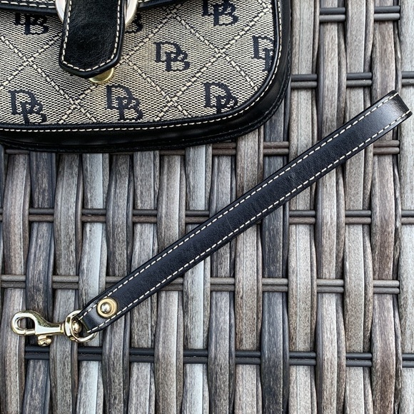 VINTAGE DOONEY & BOURKE Signature Jacquard and Black Leather Wristlet - Picture 11 of 14